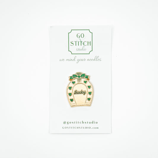 Lucky Heart Horseshoe in Green Needle Minder