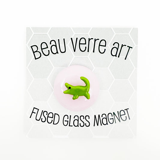 Alligator on Pink Round Fused Glass Needle Minder